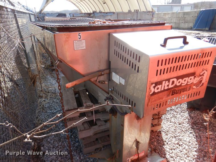 image for item DM6022 Buyers  spreader