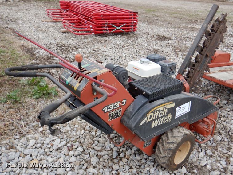 image for item DM6080 2006 Ditch Witch 1330  trencher