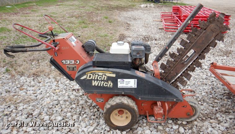 image for item DM6080 2006 Ditch Witch 1330  trencher