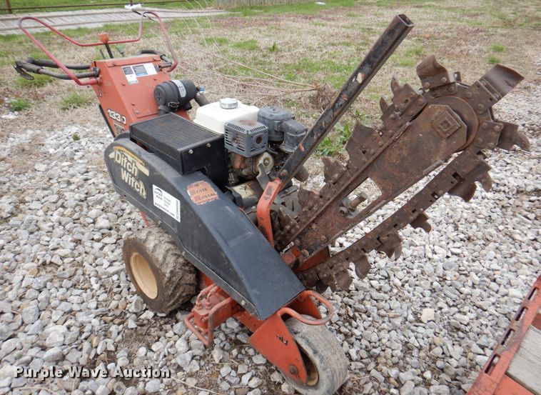 image for item DM6080 2006 Ditch Witch 1330  trencher