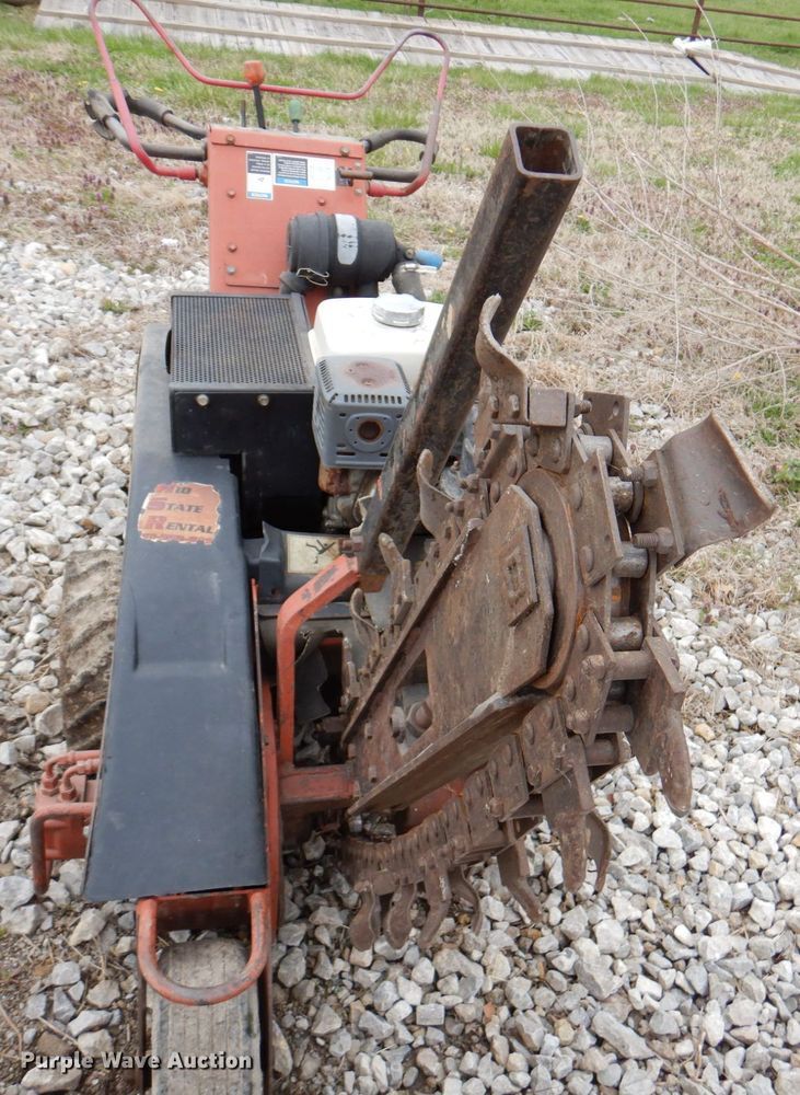 image for item DM6080 2006 Ditch Witch 1330  trencher