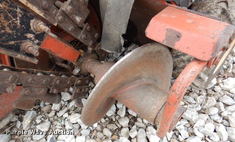 image for item DM6080 2006 Ditch Witch 1330  trencher