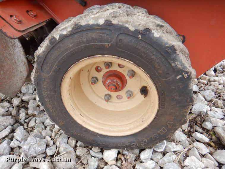 image for item DM6080 2006 Ditch Witch 1330  trencher
