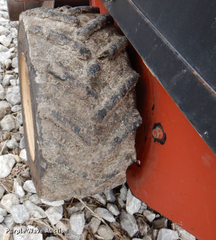 image for item DM6080 2006 Ditch Witch 1330  trencher