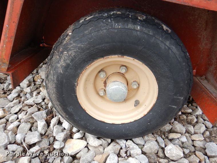 image for item DM6080 2006 Ditch Witch 1330  trencher