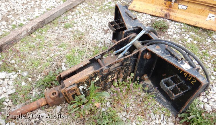 image for item DM6082 Huskie HH500-2 skid steer breaker