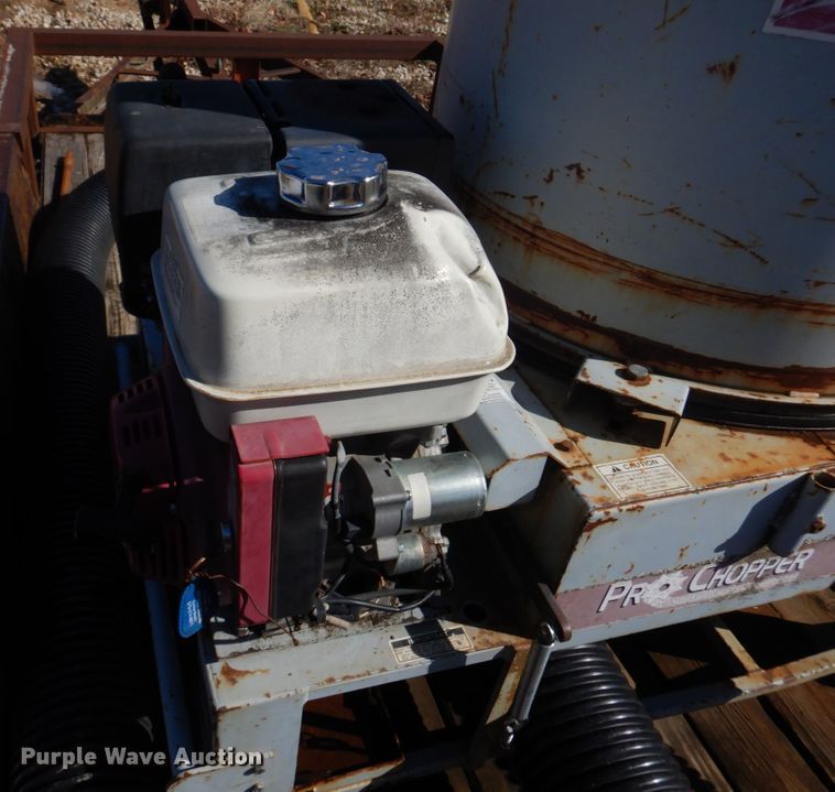 image for item DM7259 Pro-Chopper  straw blower