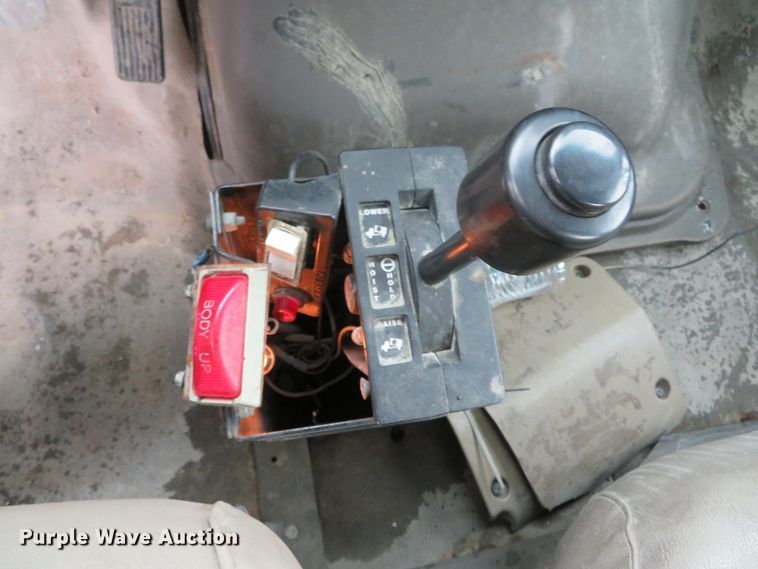 image for item DN7870 2001 Sterling Aceterra  dump truck