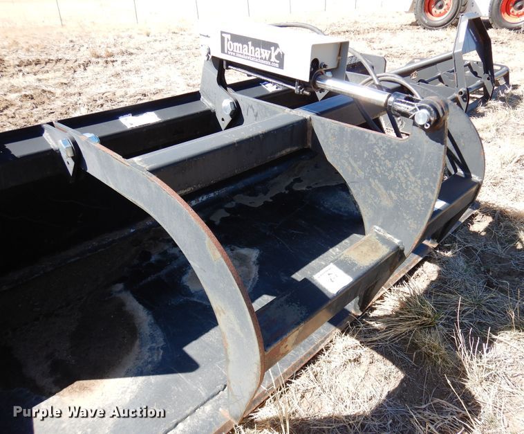 image for item EP9730 Tomahawk 66  skid steer grapple bucket