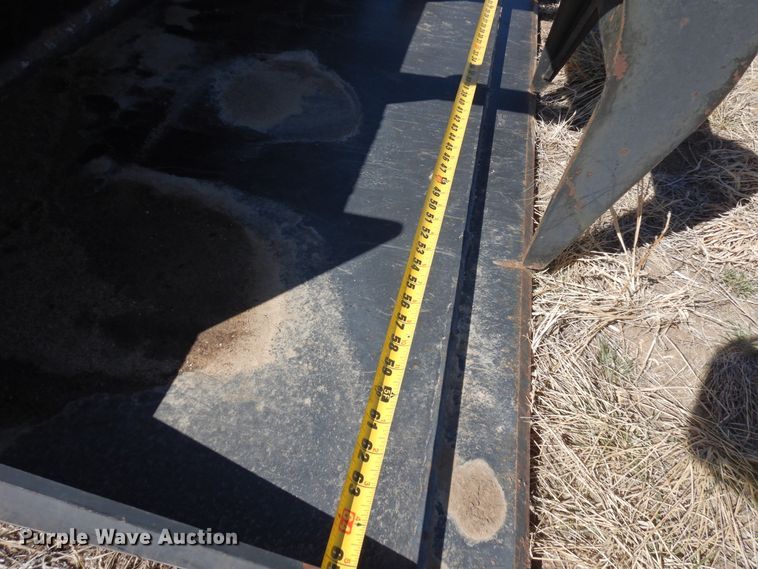 image for item EP9730 Tomahawk 66  skid steer grapple bucket