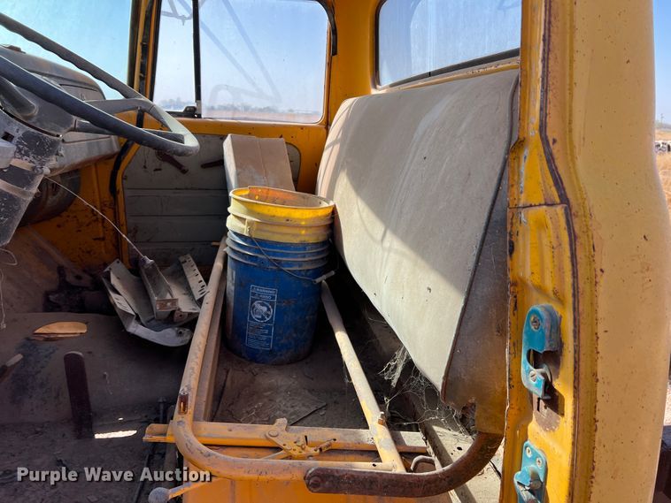 image for item EX9644 1969 International 1600  winch truck