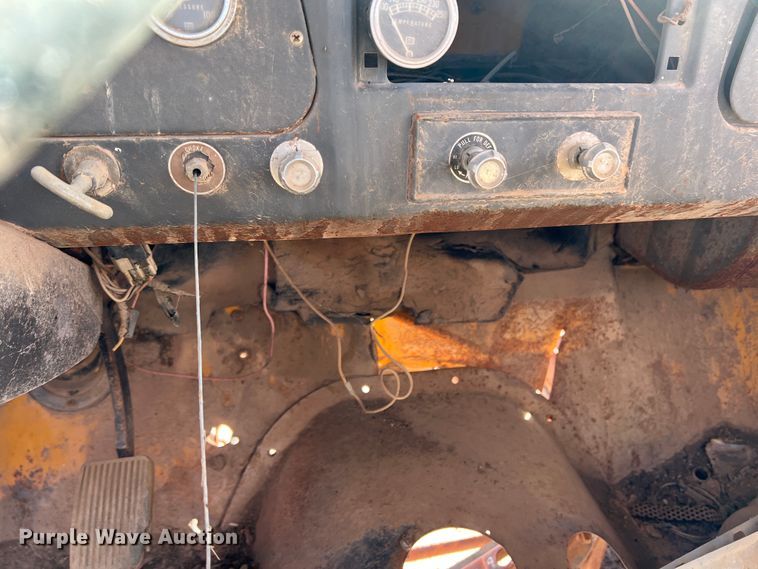 image for item EX9644 1969 International 1600  winch truck