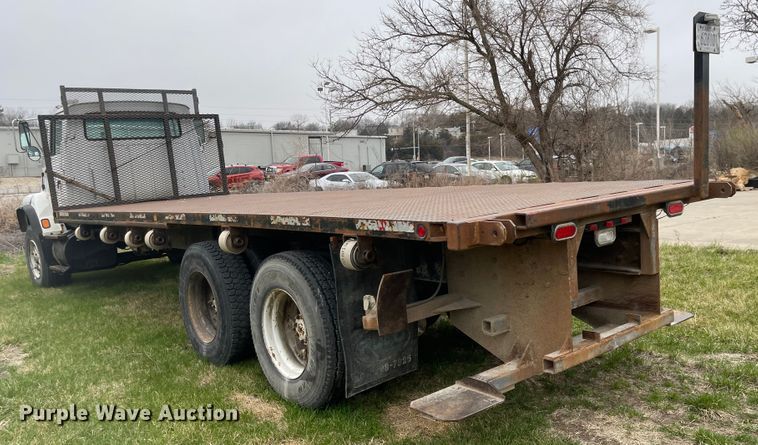 image for item FV9436 1997 Ford LTLS9000  flatbed truck