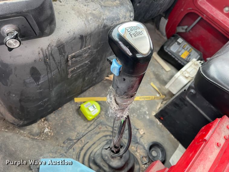 image for item FV9436 1997 Ford LTLS9000  flatbed truck