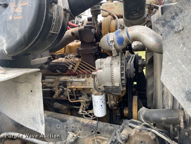 image for item FV9436 1997 Ford LTLS9000  flatbed truck