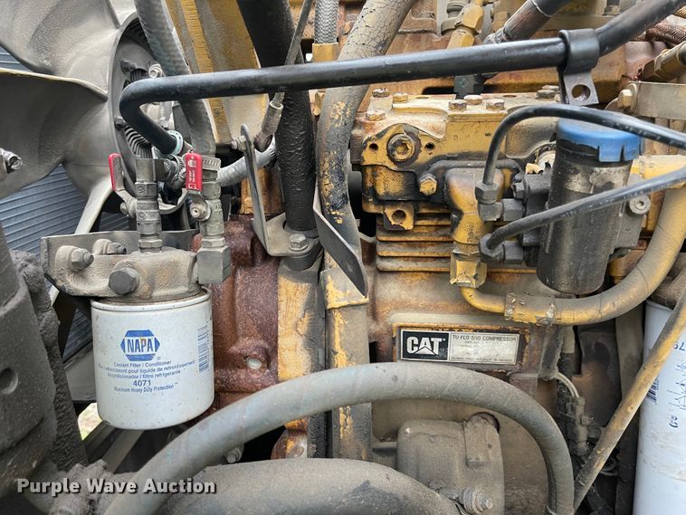 image for item FV9436 1997 Ford LTLS9000  flatbed truck