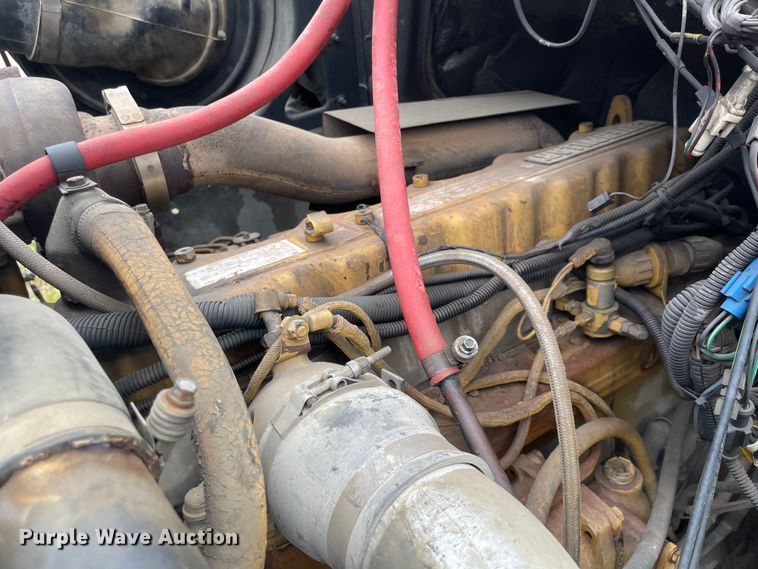 image for item FV9436 1997 Ford LTLS9000  flatbed truck