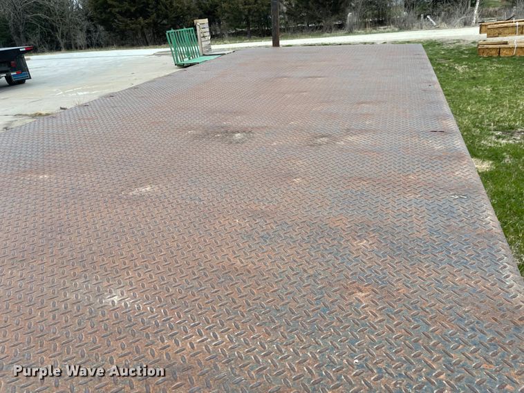 image for item FV9436 1997 Ford LTLS9000  flatbed truck