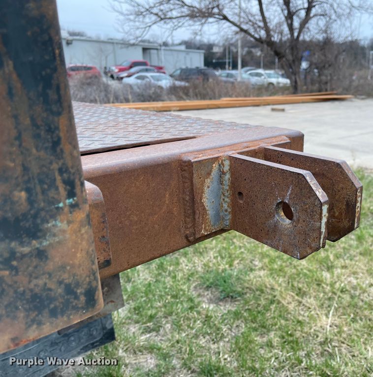 image for item FV9436 1997 Ford LTLS9000  flatbed truck