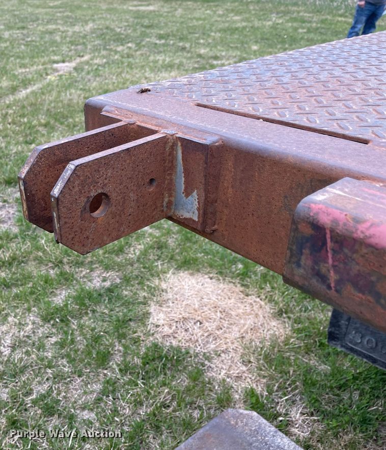 image for item FV9436 1997 Ford LTLS9000  flatbed truck