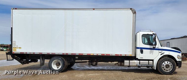 image for item GL9025 2004 Freightliner Business Class M2  box truck