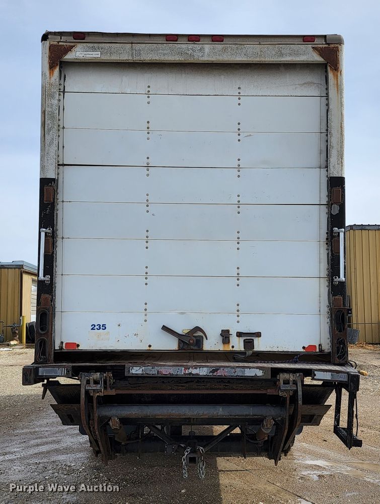 image for item GL9025 2004 Freightliner Business Class M2  box truck