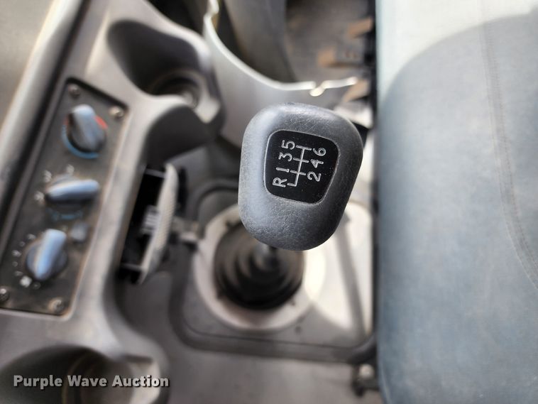 image for item GL9025 2004 Freightliner Business Class M2  box truck