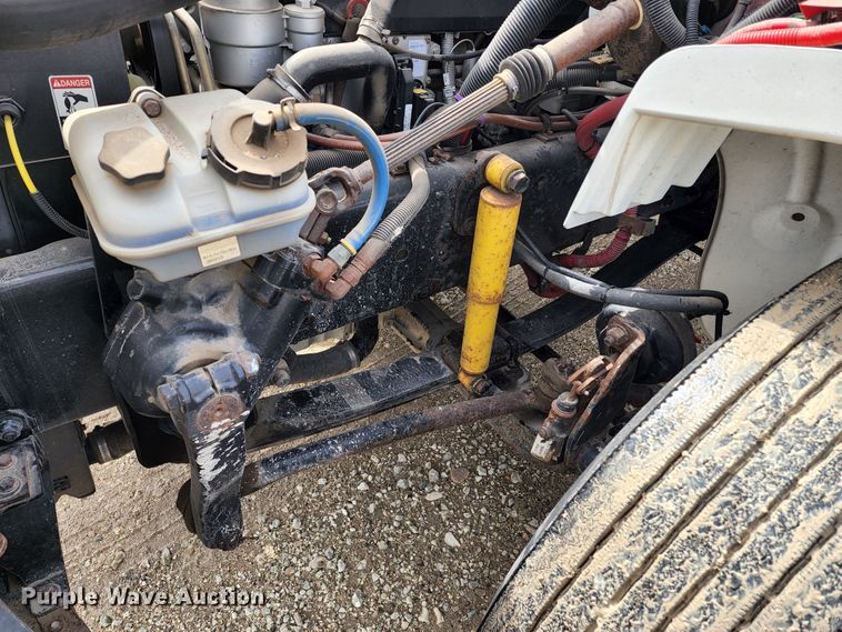 image for item GL9025 2004 Freightliner Business Class M2  box truck