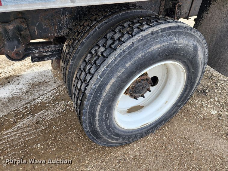 image for item GL9025 2004 Freightliner Business Class M2  box truck