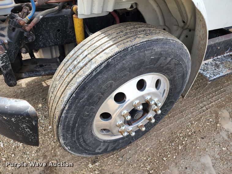 image for item GL9025 2004 Freightliner Business Class M2  box truck