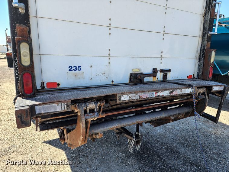 image for item GL9025 2004 Freightliner Business Class M2  box truck