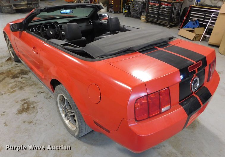 image for item GP9559 2007 Ford Mustang  convertible