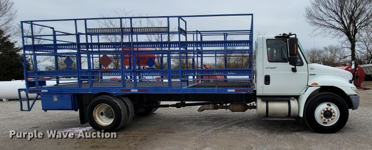 image for item HF9315 2008 International 4300  flatbed truck