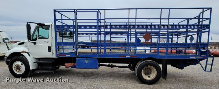 image for item HF9315 2008 International 4300  flatbed truck