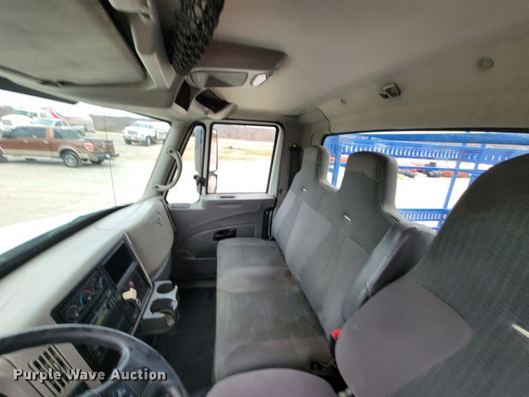 image for item HF9315 2008 International 4300  flatbed truck