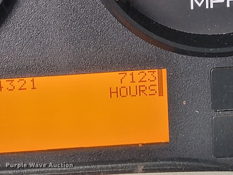 image for item HF9315 2008 International 4300  flatbed truck