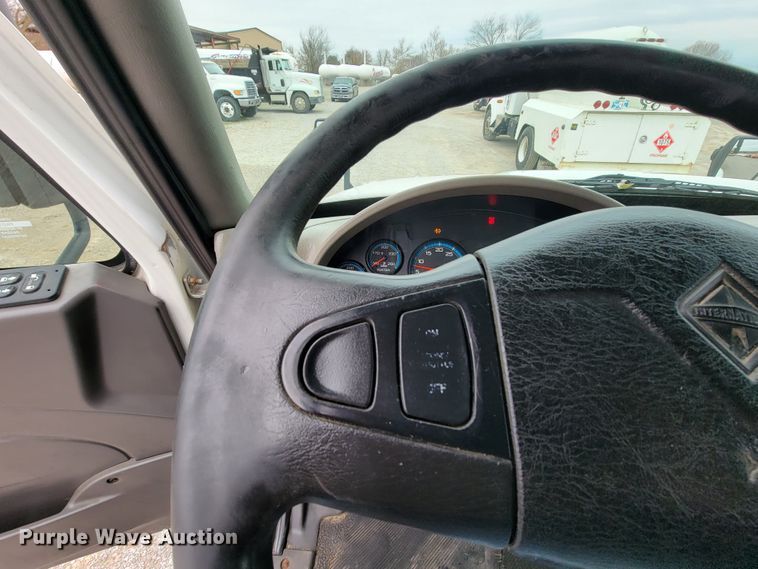 image for item HF9315 2008 International 4300  flatbed truck