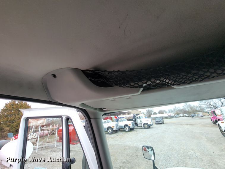 image for item HF9315 2008 International 4300  flatbed truck