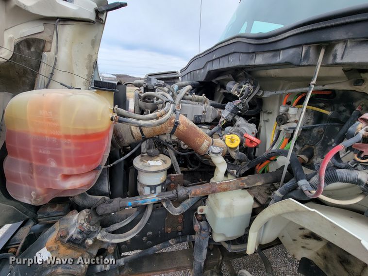 image for item HF9315 2008 International 4300  flatbed truck