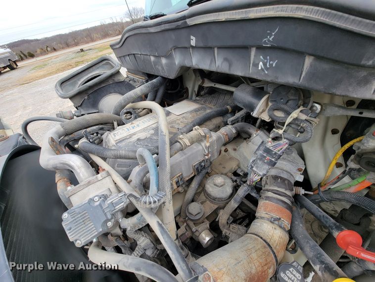 image for item HF9315 2008 International 4300  flatbed truck