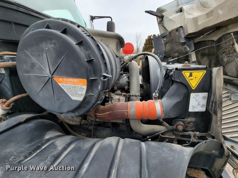 image for item HF9315 2008 International 4300  flatbed truck