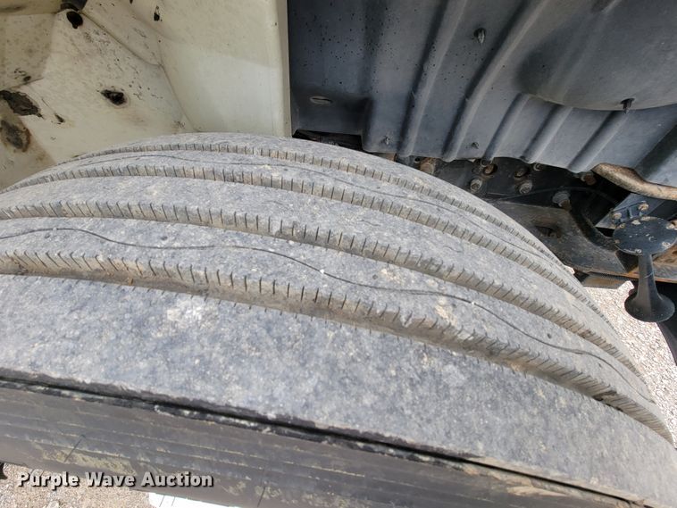 image for item HF9315 2008 International 4300  flatbed truck