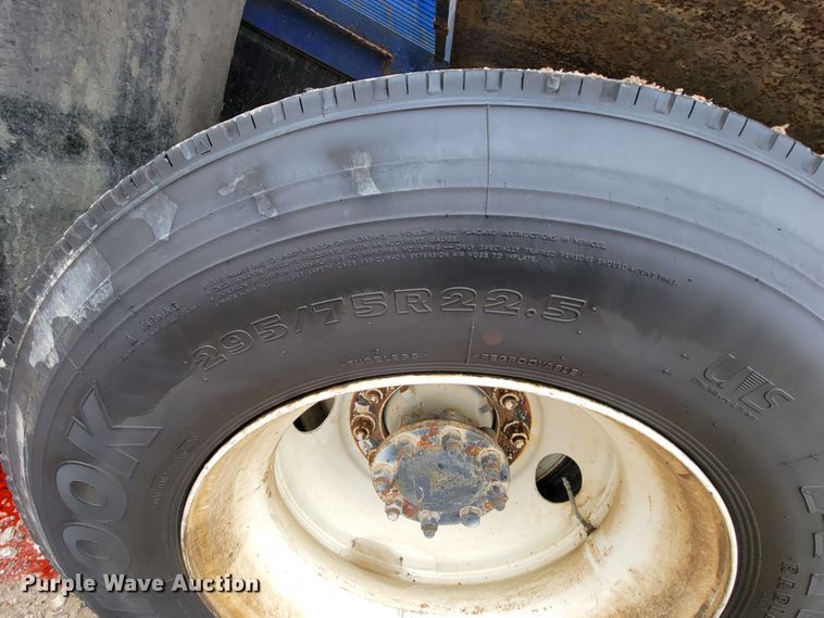 image for item HF9315 2008 International 4300  flatbed truck