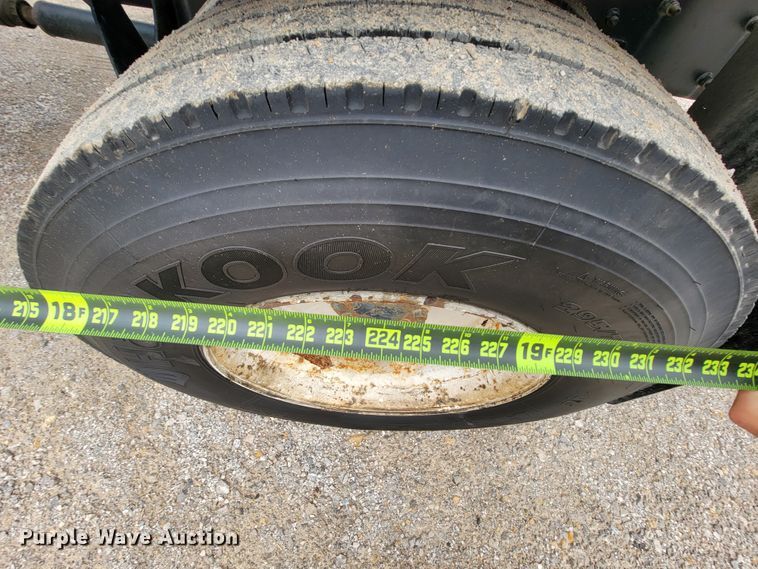 image for item HF9315 2008 International 4300  flatbed truck