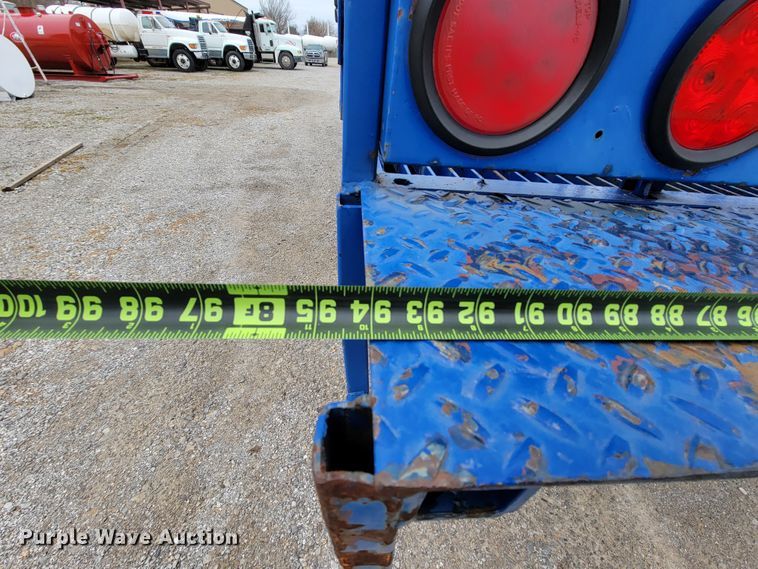 image for item HF9315 2008 International 4300  flatbed truck