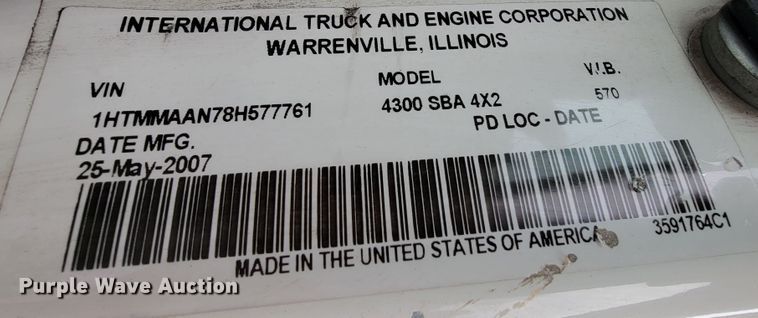 image for item HF9315 2008 International 4300  flatbed truck