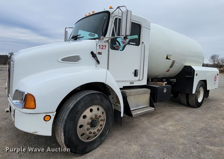 image for item HF9316 2005 Kenworth T300  propane truck