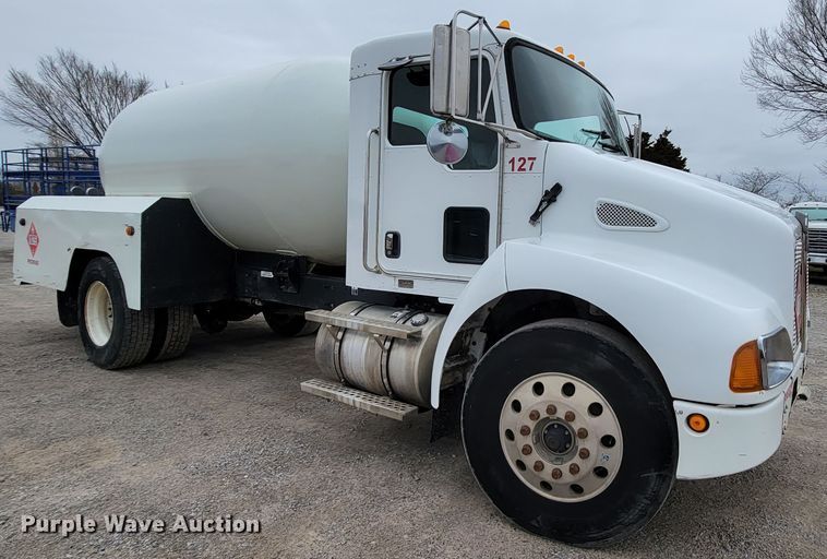image for item HF9316 2005 Kenworth T300  propane truck