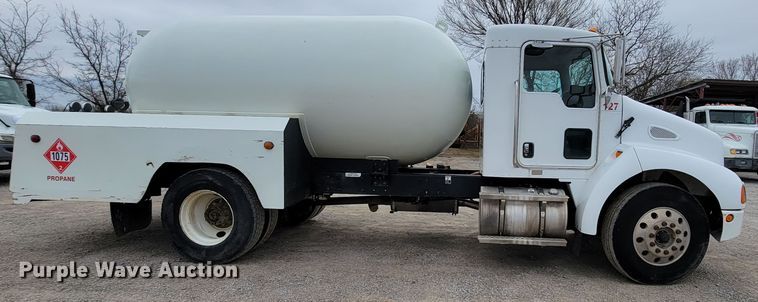 image for item HF9316 2005 Kenworth T300  propane truck