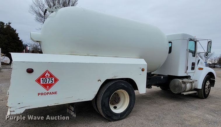 image for item HF9316 2005 Kenworth T300  propane truck